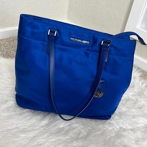 • Nylon Micheal Kors Bag •